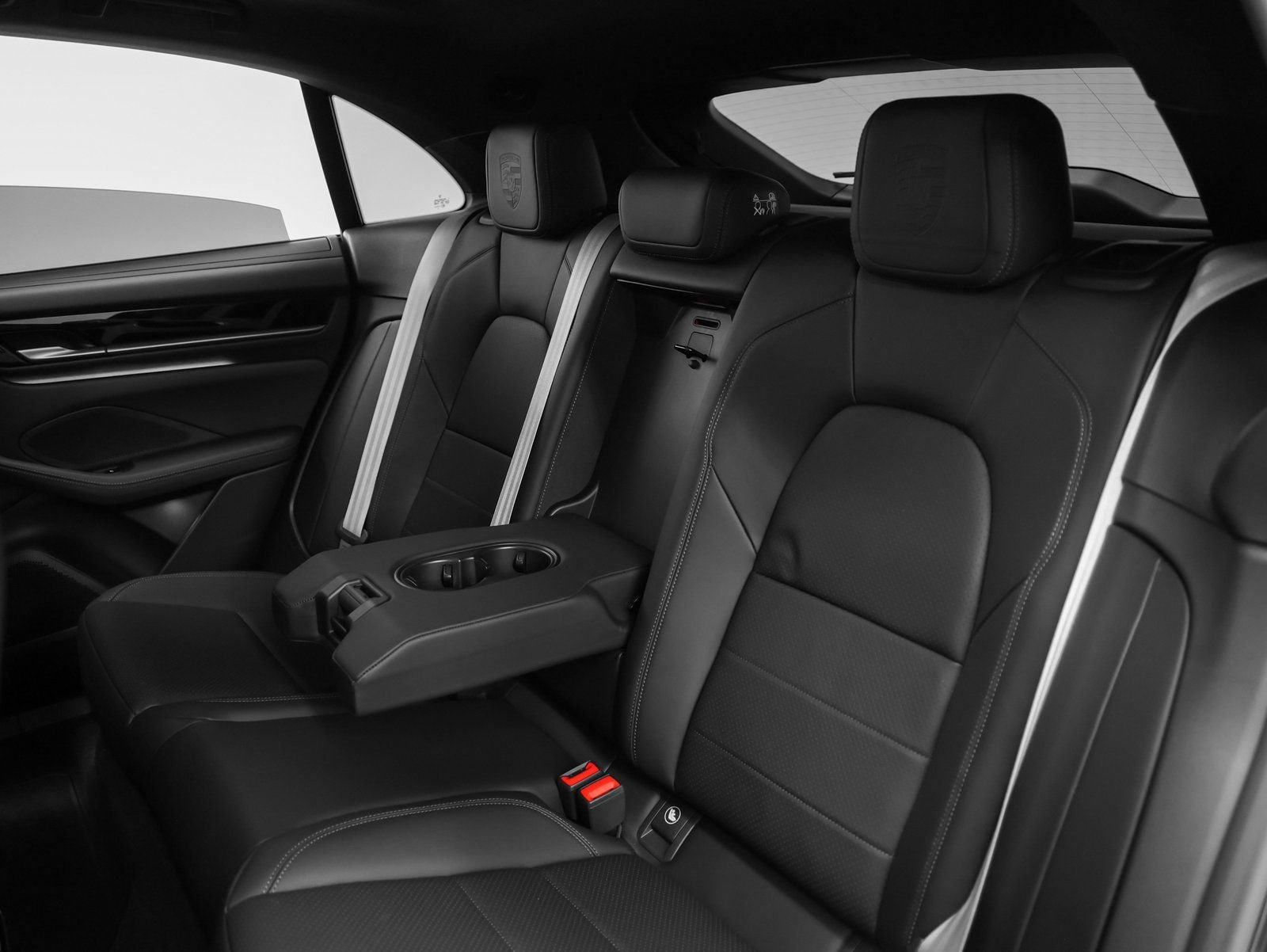 New 2025 Porsche Macan 4 Electric image 46