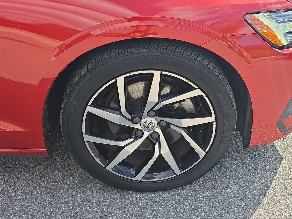 Used 2020 Volvo S60 T5 Momentum FWD image 13