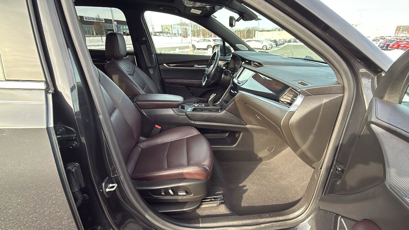 Used 2020 Cadillac XT6 Premium Luxury image 19