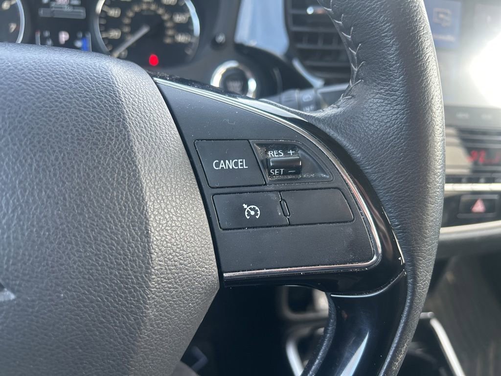 Used 2020 Mitsubishi Outlander SE image 25