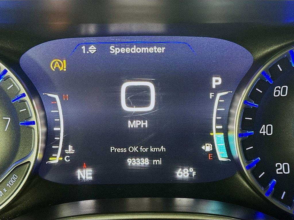 Used 2020 Chrysler Pacifica Touring w/ Advanced Safetytec Group image 15