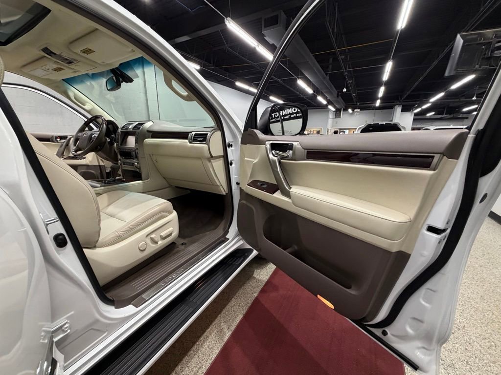 Used 2015 Lexus GX 460 w/ Premium Package image 33