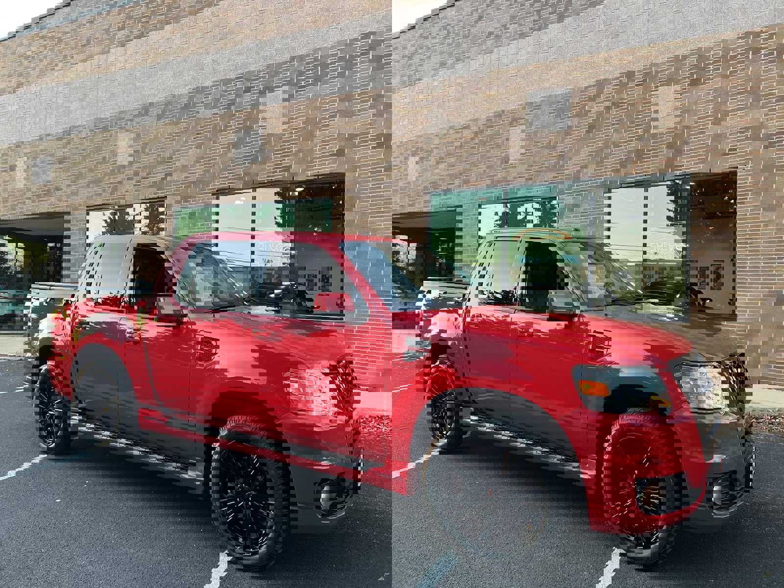 Used 2008 Ford Explorer Sport Trac Adrenalin image 32