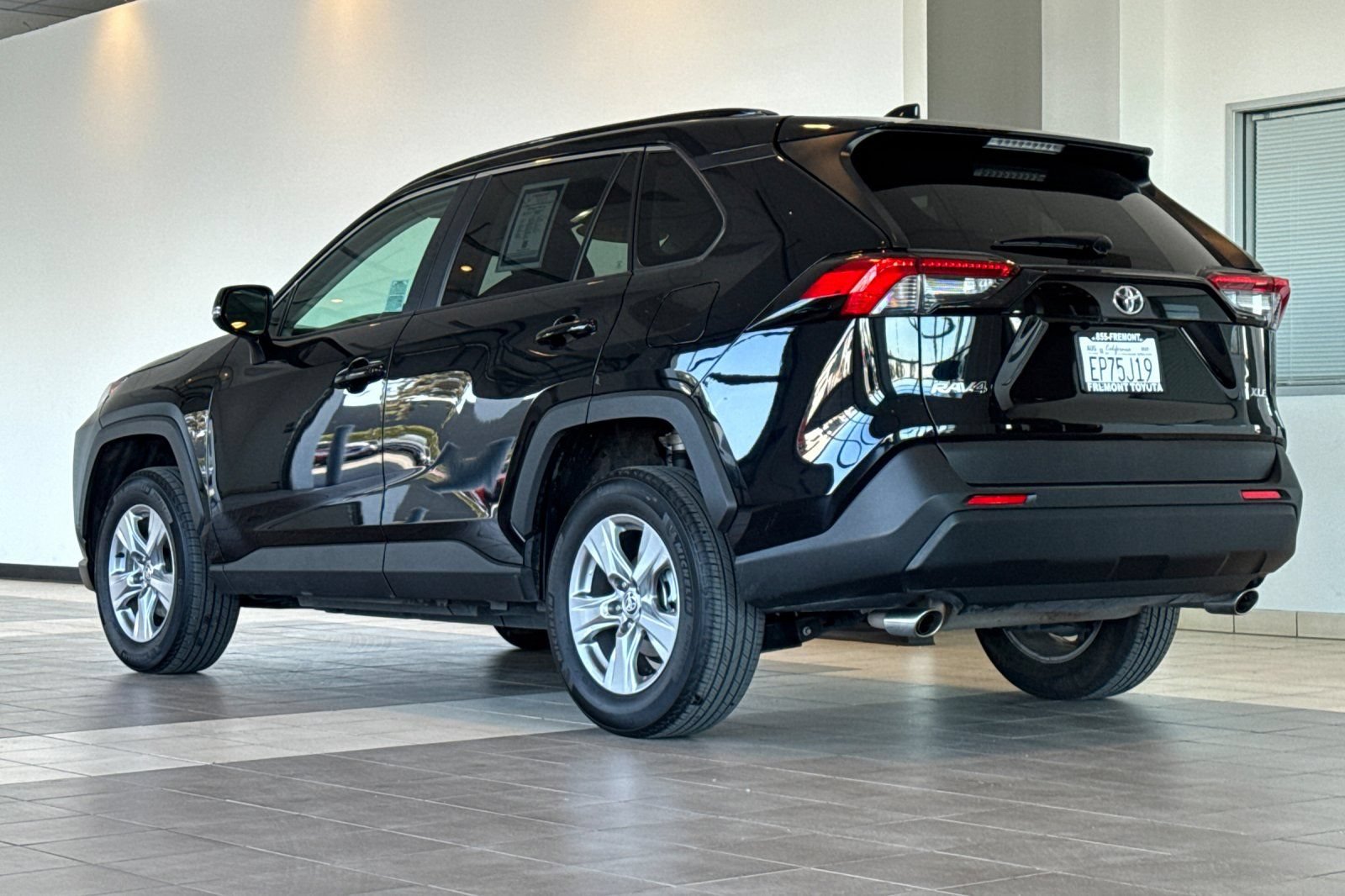 Certified 2025 Toyota RAV4 XLE FWD image 6