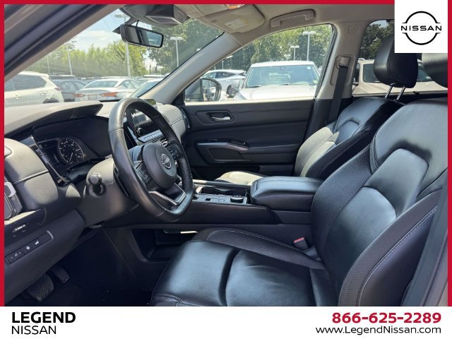 Used 2024 Nissan Pathfinder SL AWD/4WD image 17