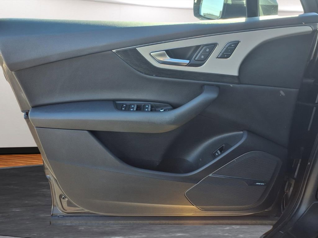 Used 2018 Audi Q7 2.0T Premium Plus w/ Premium Plus Package image 17