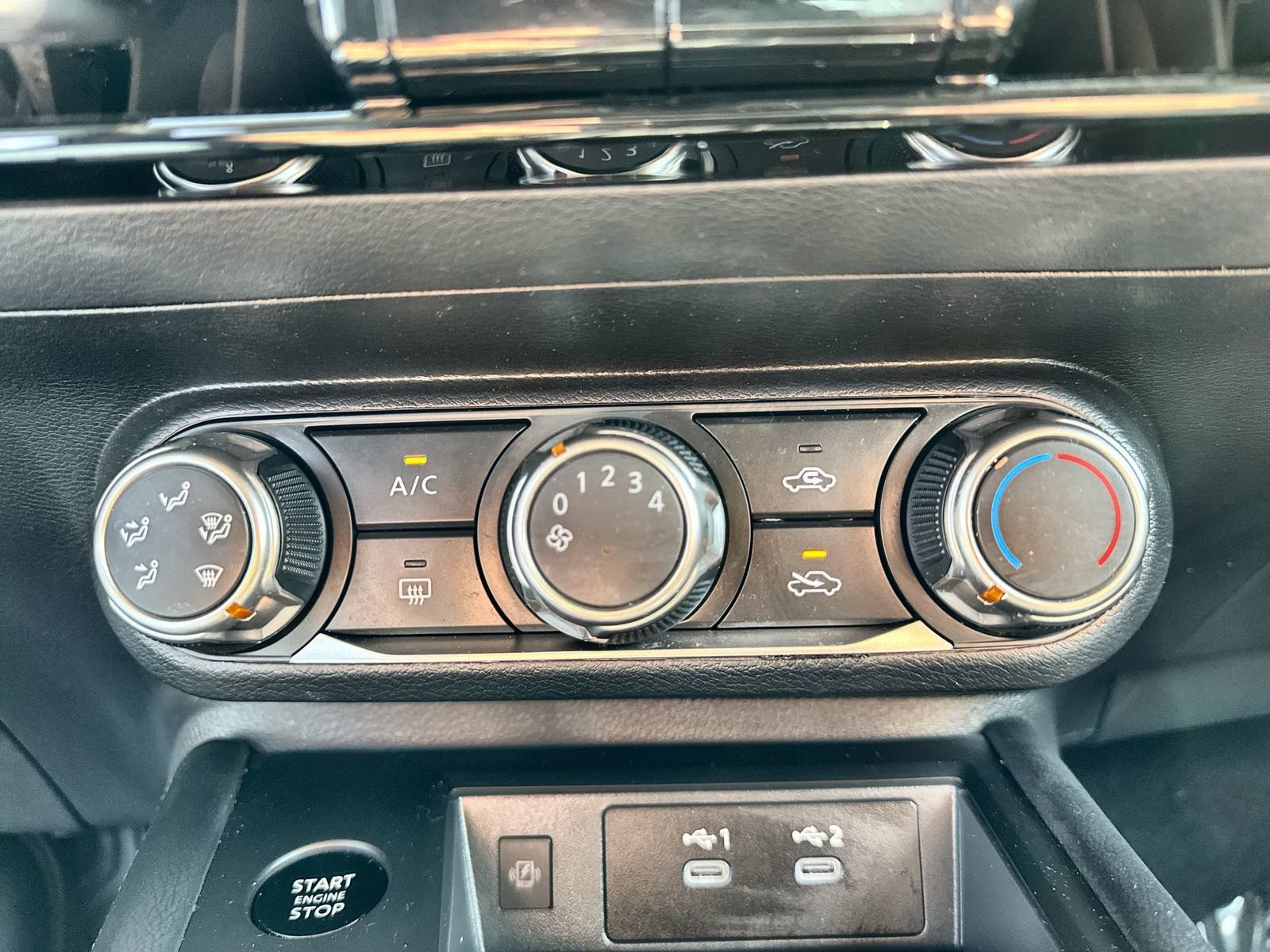 Certified 2025 Nissan Kicks SV AWD/4WD image 18