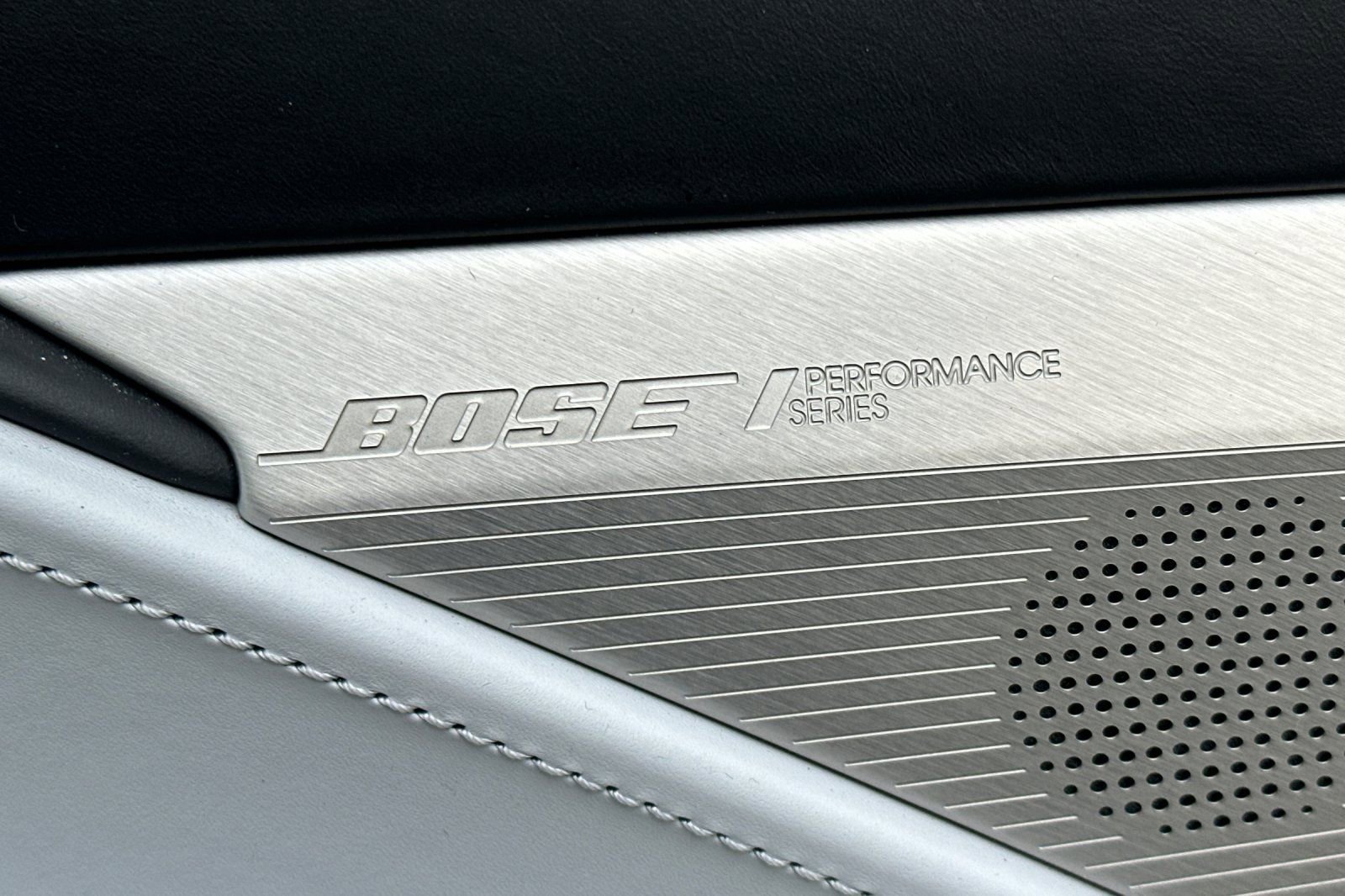 Used 2022 Chevrolet Corvette Stingray Premium Conv w/ Z51 Performance Package image 38