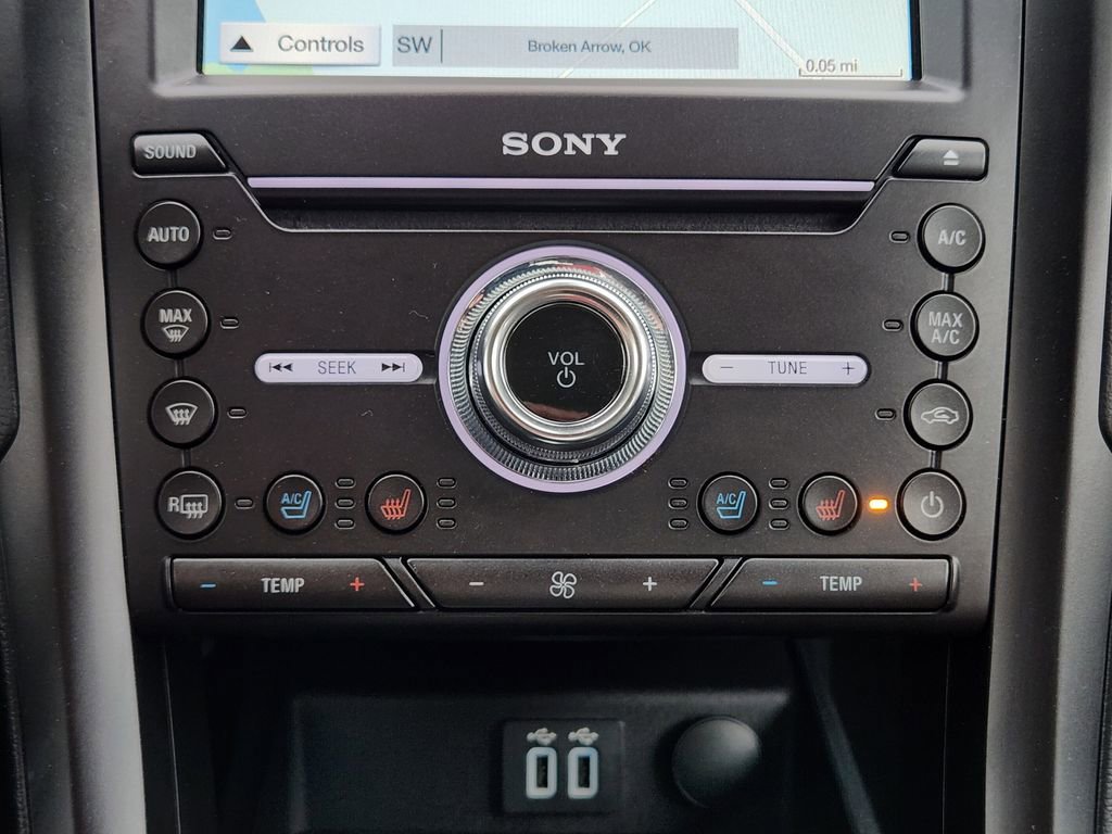 Used 2019 Ford Fusion Energi Titanium image 24