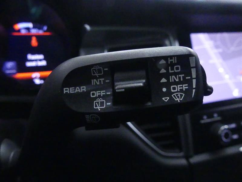 Used 2018 Porsche Macan Turbo AWD/4WD image 20