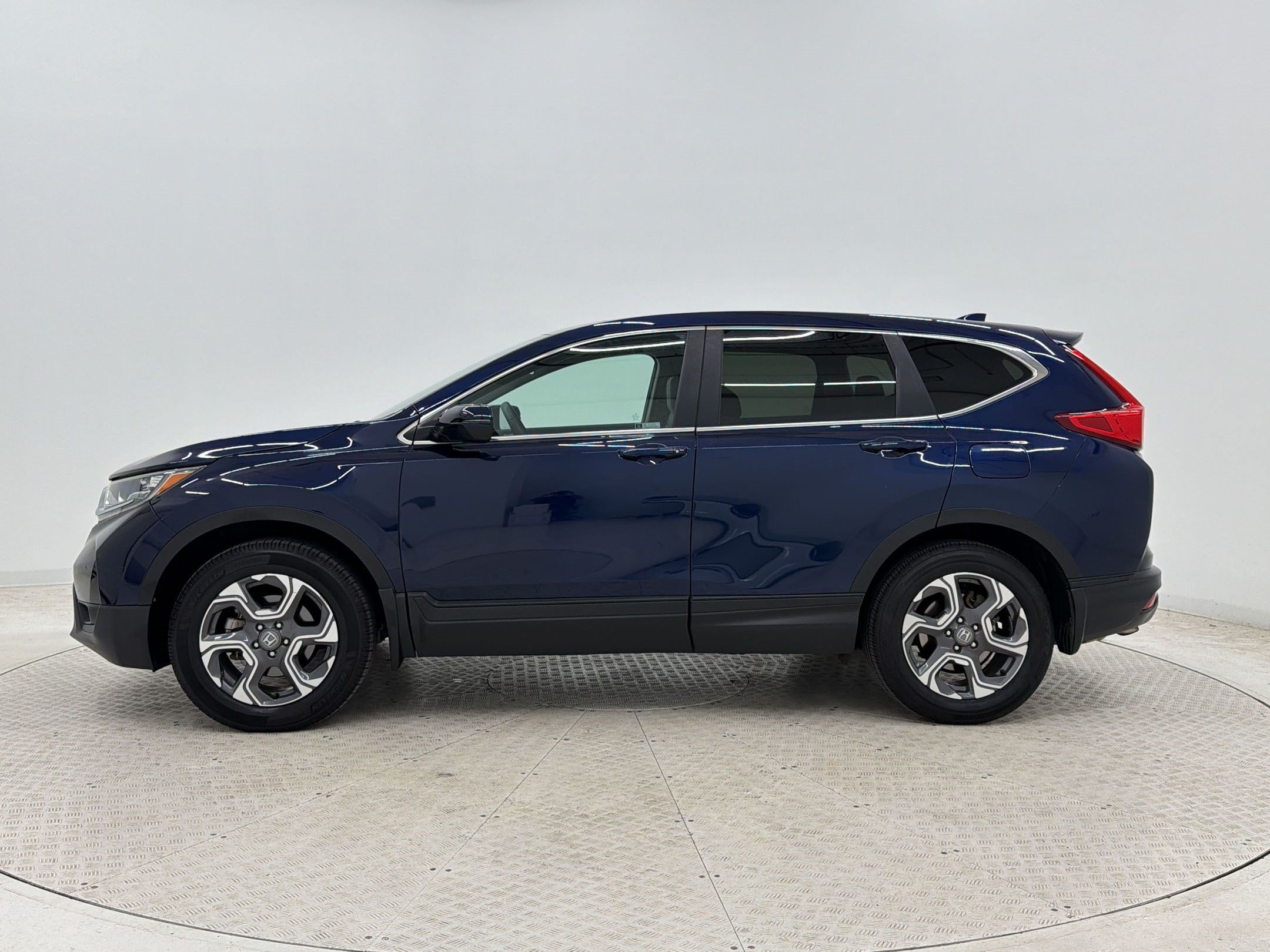 Used 2019 Honda CR-V EX image 2