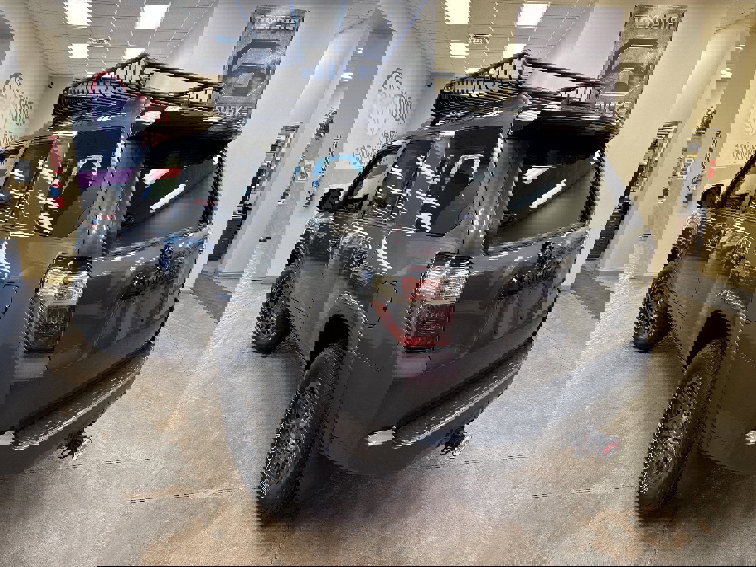 Used 2020 Toyota 4Runner Venture w/ Moonroof Package AWD/4WD image 10