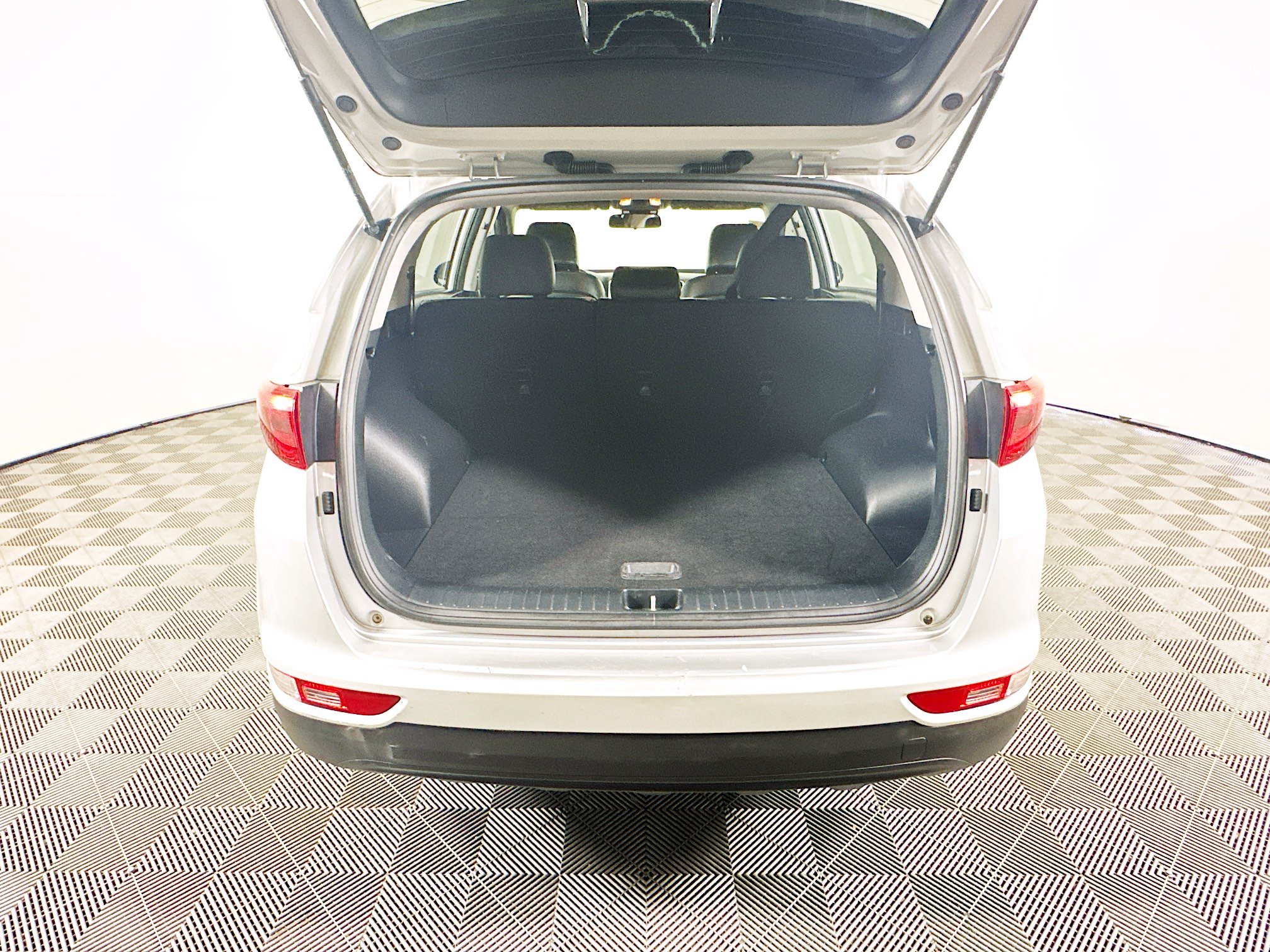 Used 2018 Kia Sportage EX FWD image 31