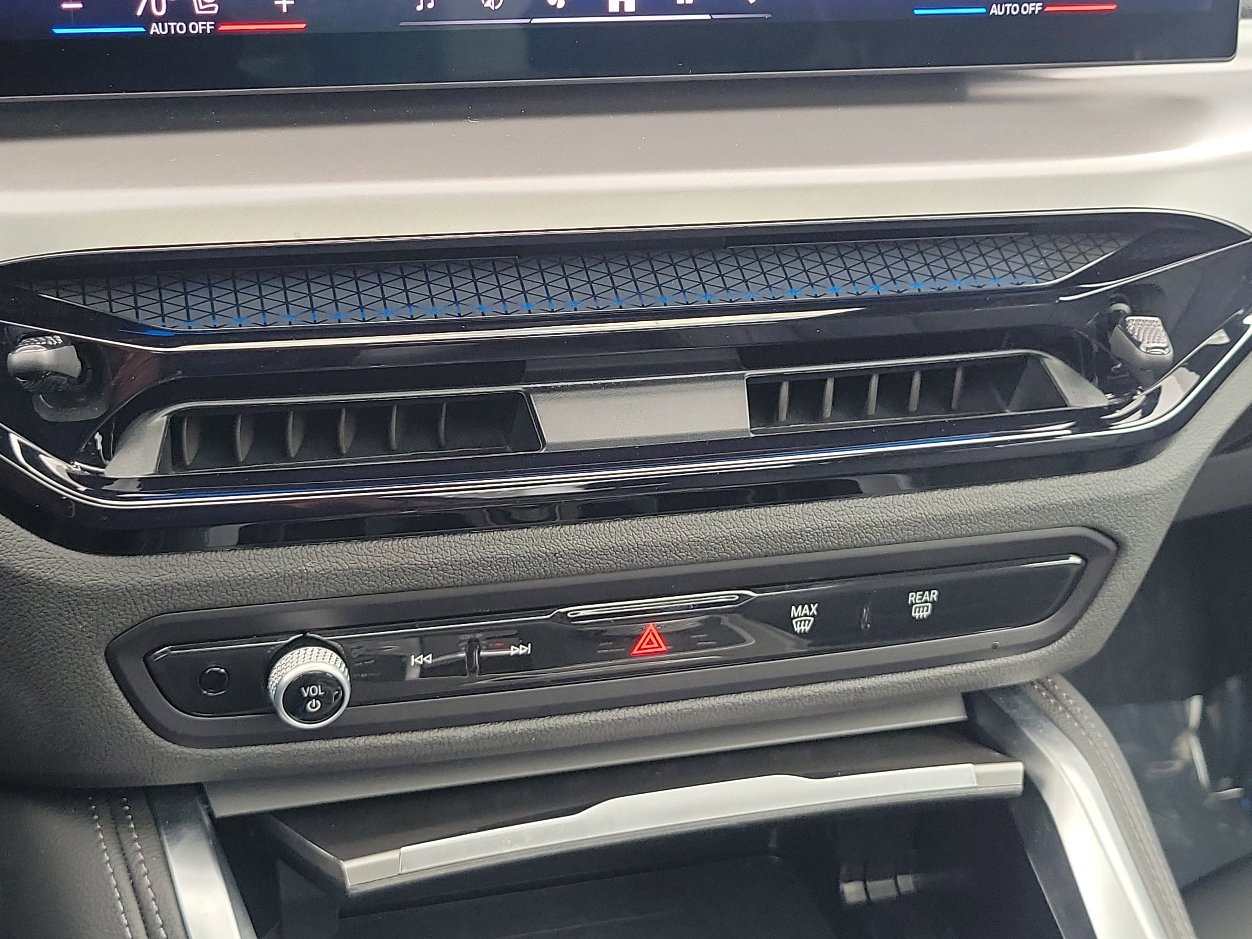 New 2025 BMW 230i Coupe w/ M Sport Package RWD image 27