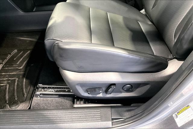 Used 2024 Nissan Rogue SV w/ SV Premium Package AWD/4WD image 19