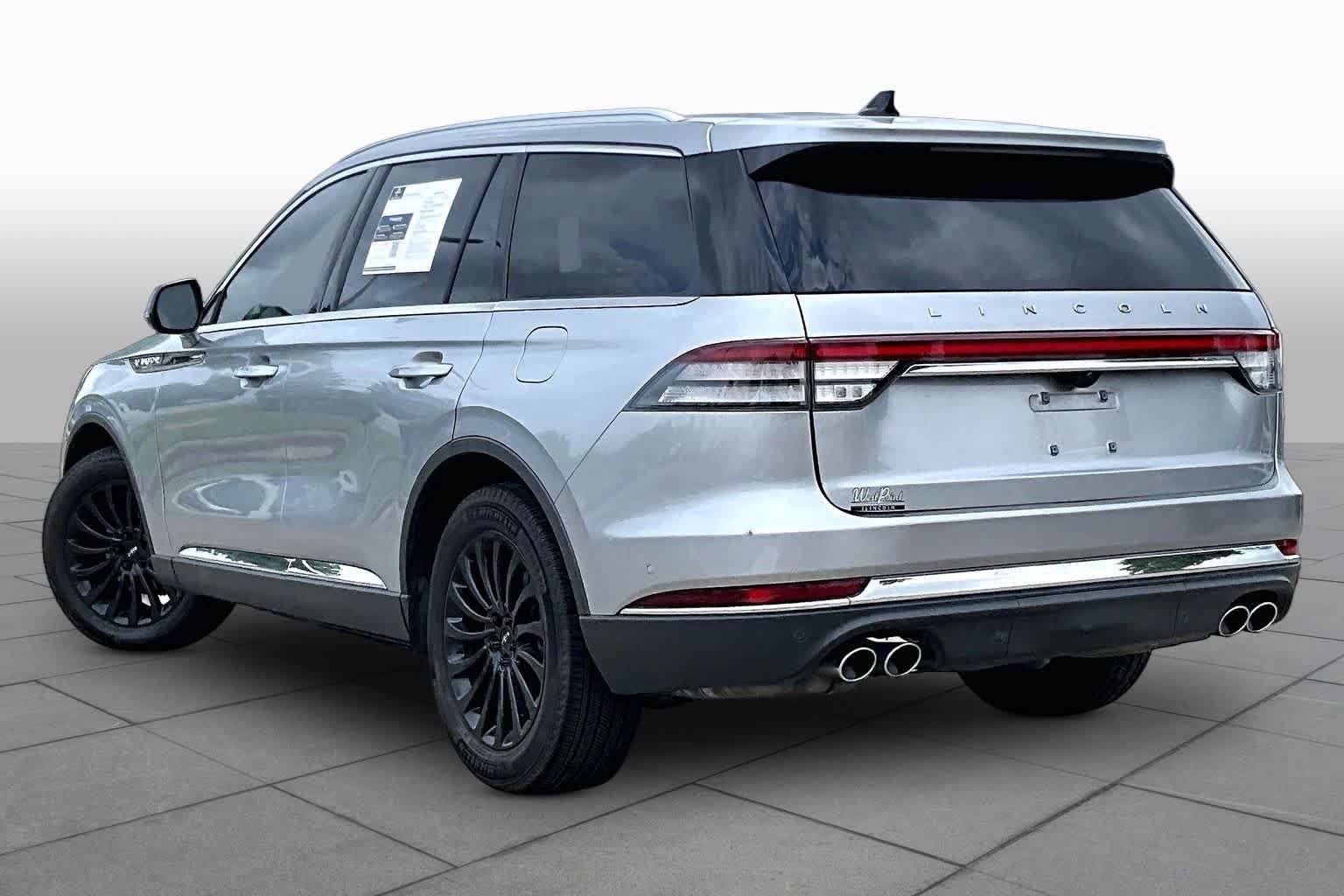 Used 2022 Lincoln Aviator Reserve w/ Equipment Group 201A RWD image 11