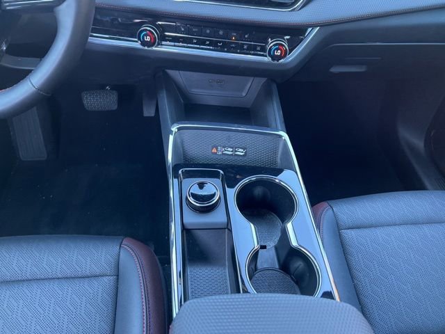 Used 2025 Chevrolet Equinox RS w/ Safety and Technology Package image 18