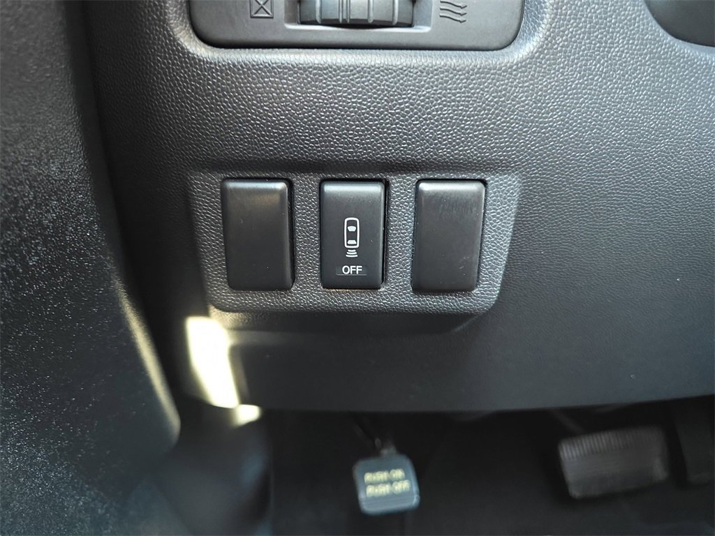 Used 2012 Nissan Titan SV w/ SV Value Truck Pkg image 25