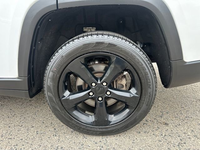 Used 2023 Jeep Grand Cherokee L Limited w/ Black Appearance Package AWD/4WD image 15
