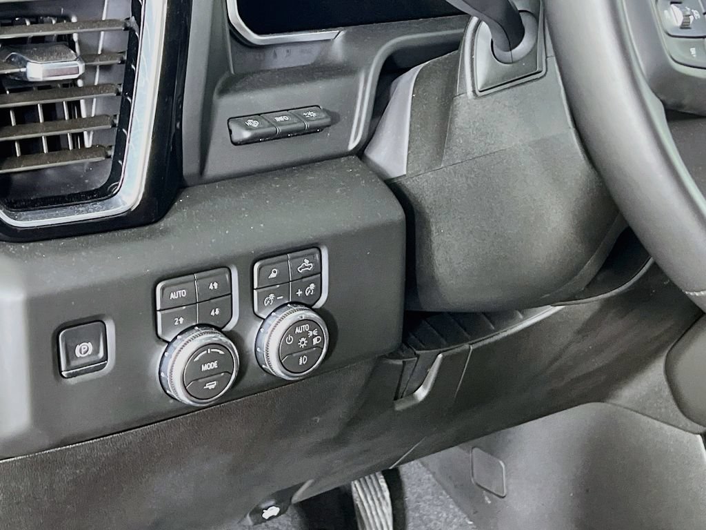 Used 2026 GMC Sierra 2500 Denali Ultimate AWD/4WD image 9