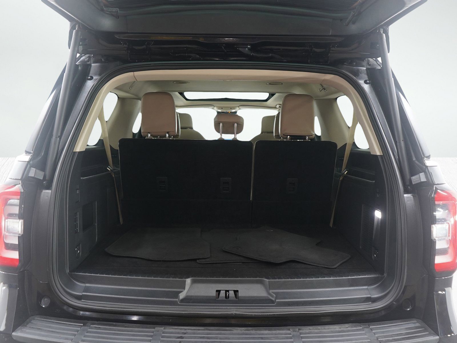 Used 2024 Ford Expedition Max Limited image 18