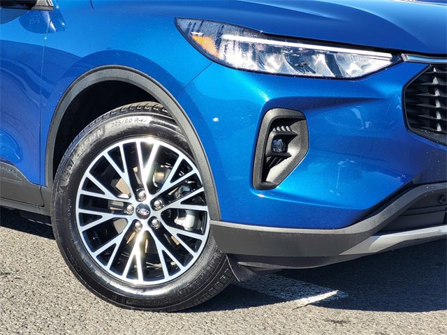 Used 2023 Ford Escape SE w/ Class II Trailer Tow Package image 4