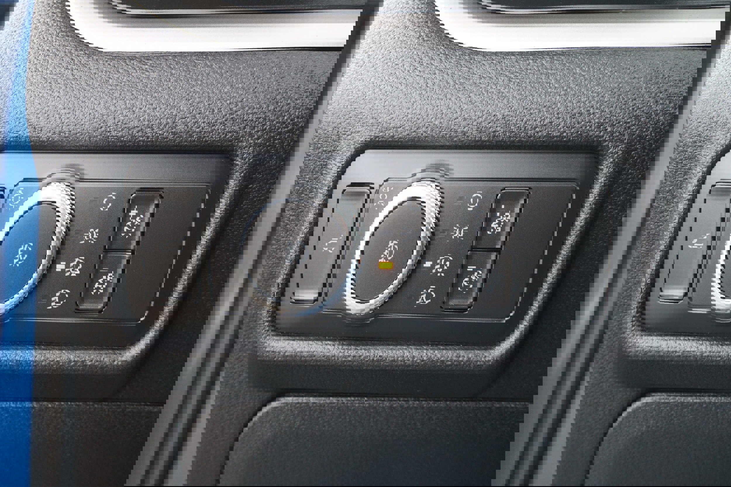 Used 2020 Ford Explorer XLT w/ Equipment Group 202A image 17