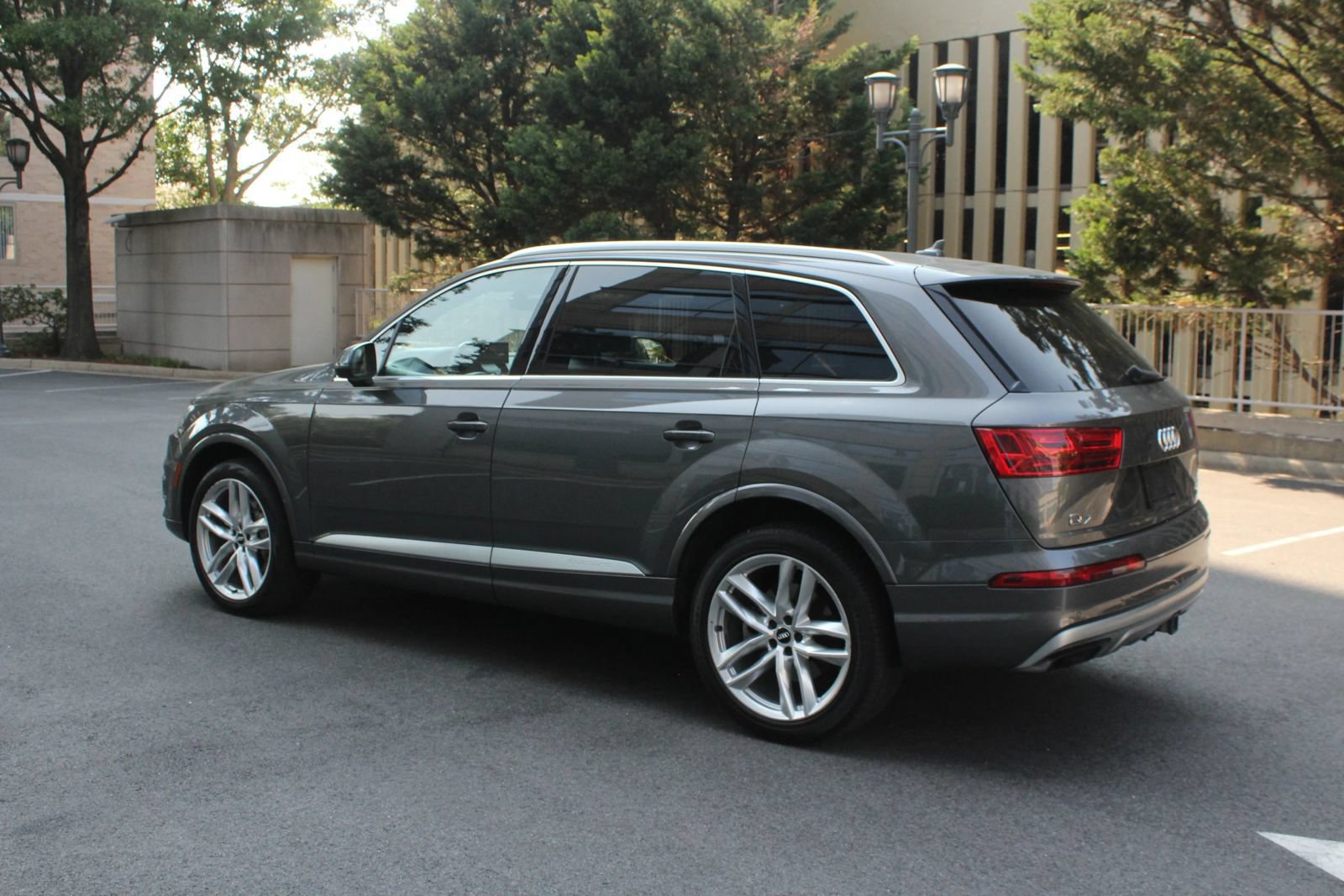 Used 2018 Audi Q7 3.0T Prestige AWD/4WD image 9