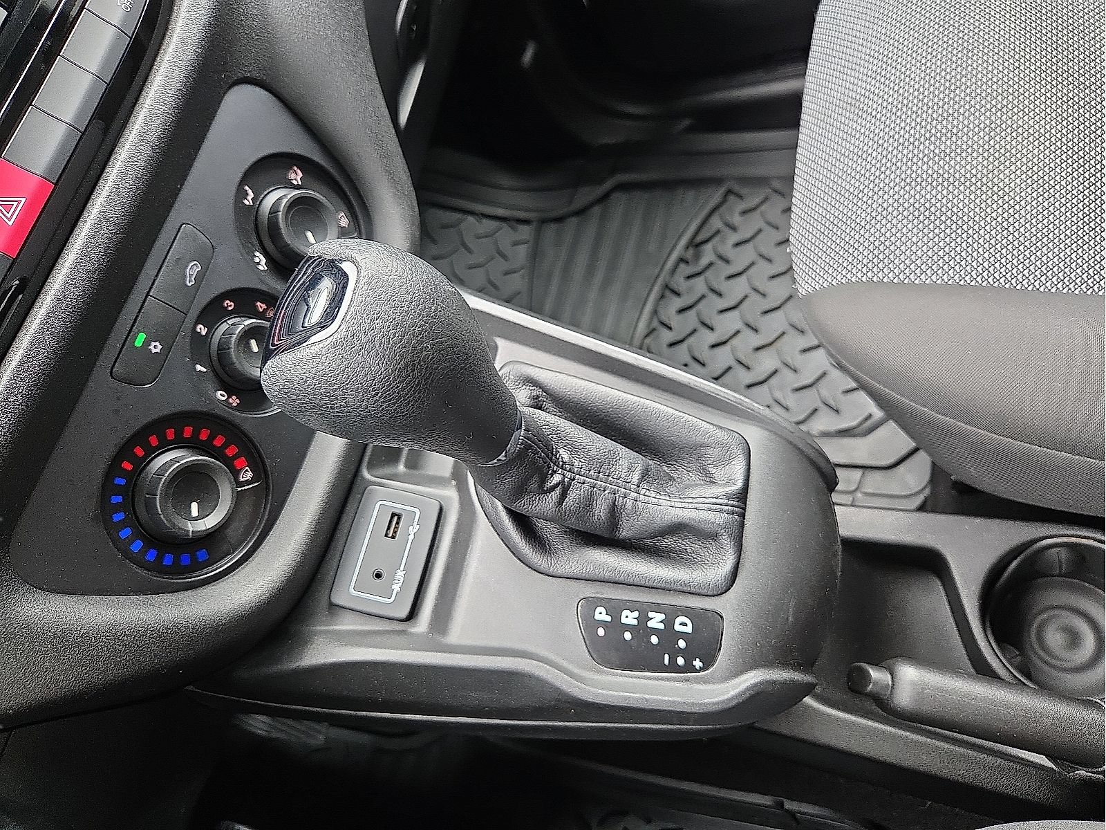 Used 2018 RAM ProMaster City Tradesman FWD image 25