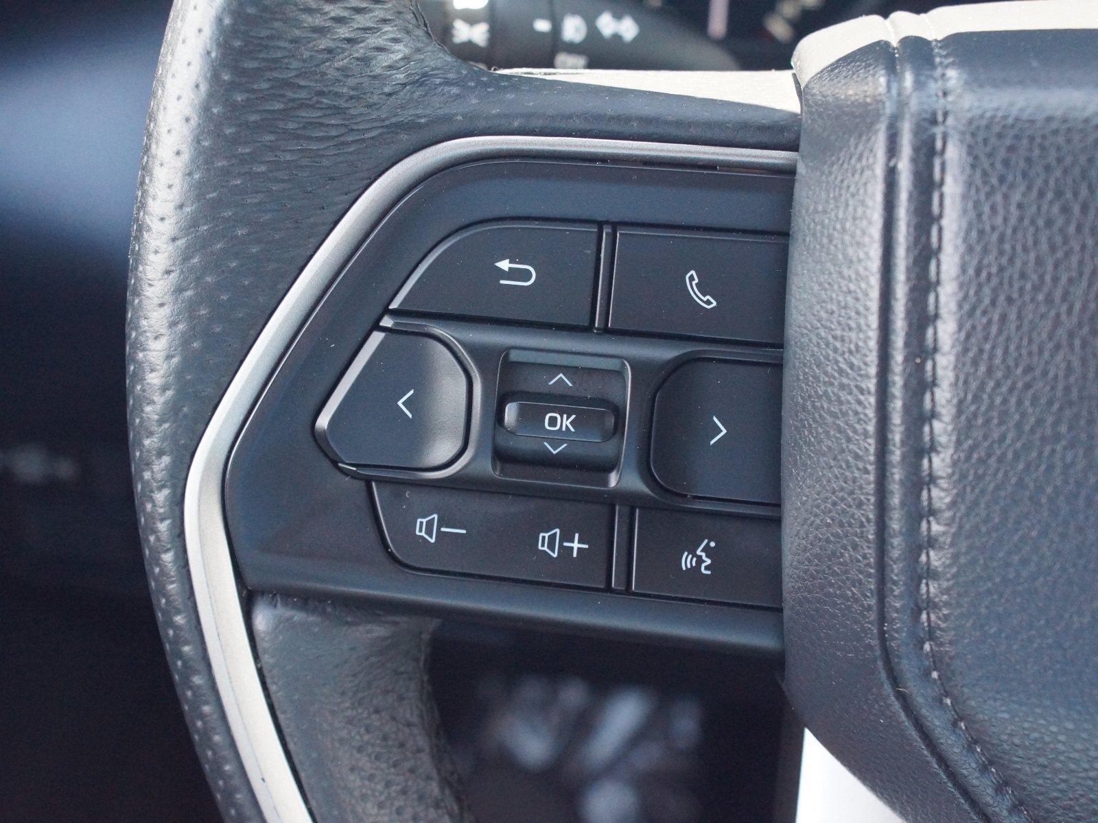Used 2025 Toyota Tundra SR5 AWD/4WD image 9
