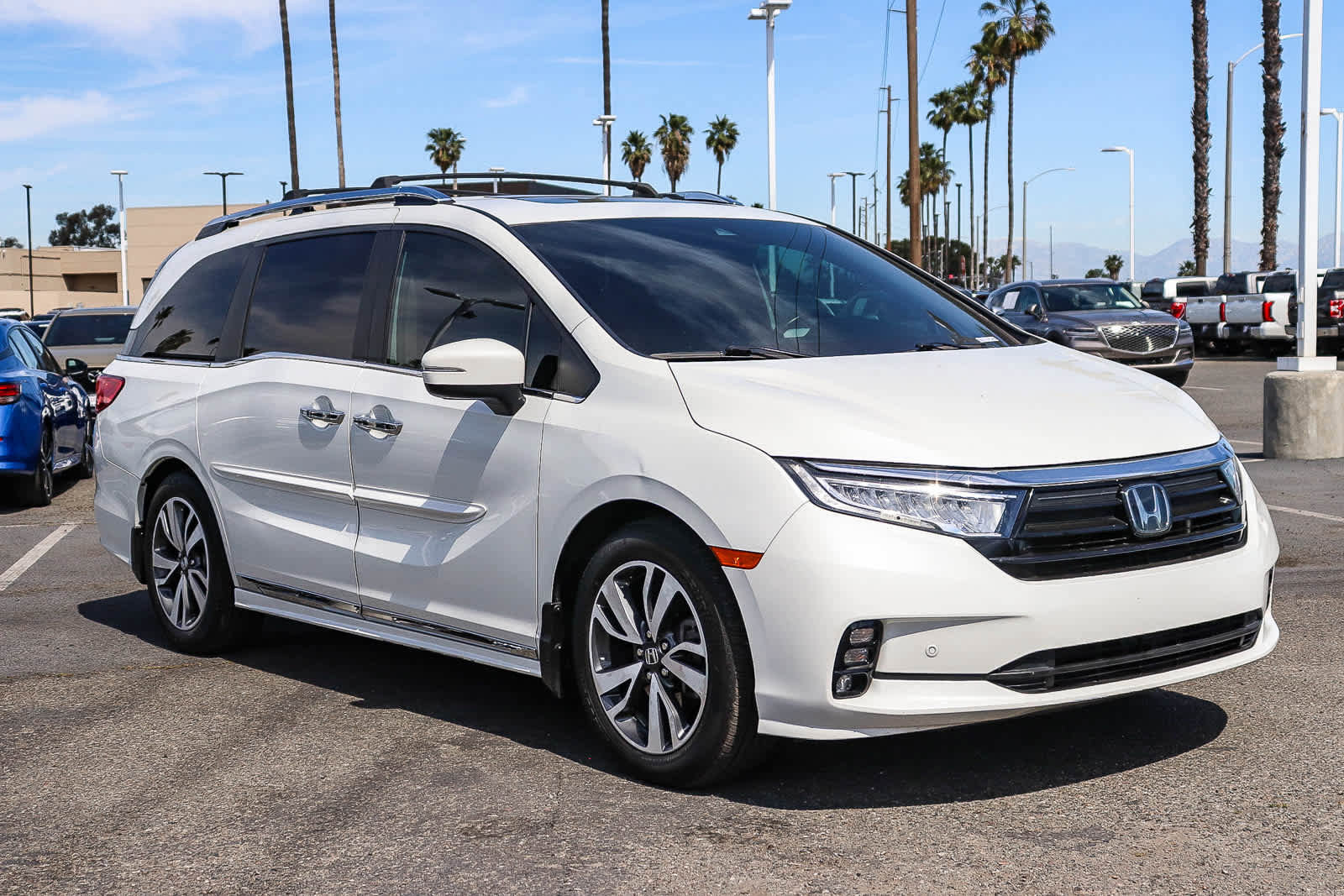 Used 2022 Honda Odyssey Touring image 3