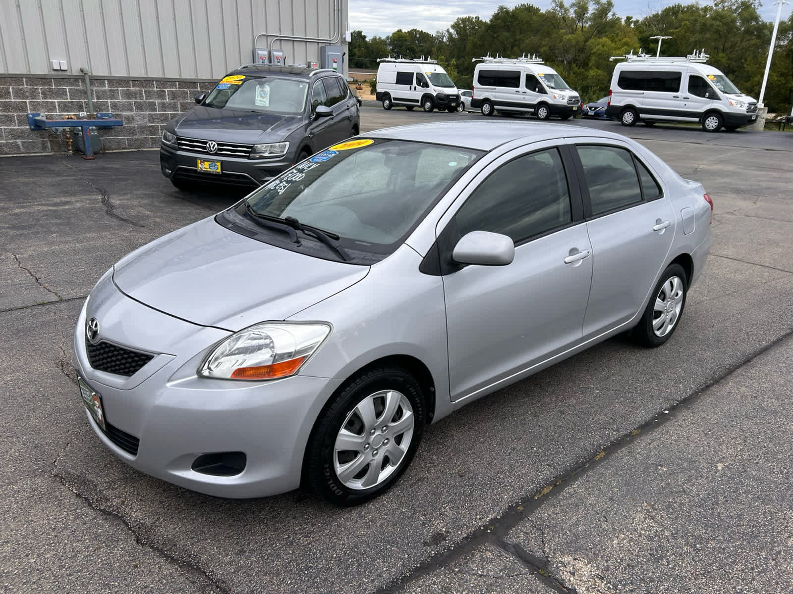 Used 2009 Toyota Yaris Sedan w/ Convenience Pkg FWD image 7