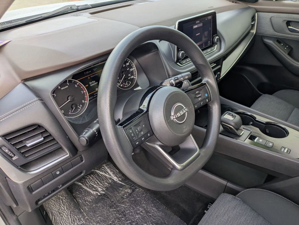 Used 2023 Nissan Rogue SV FWD image 16