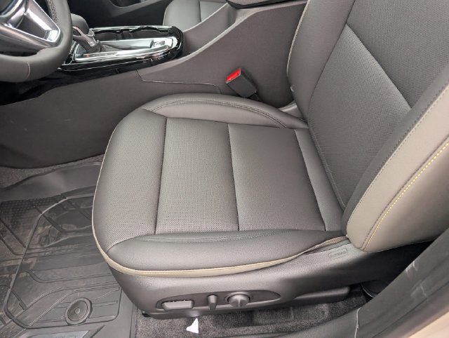 New 2026 Chevrolet Trax ACTIV w/ Sunroof Package FWD image 19