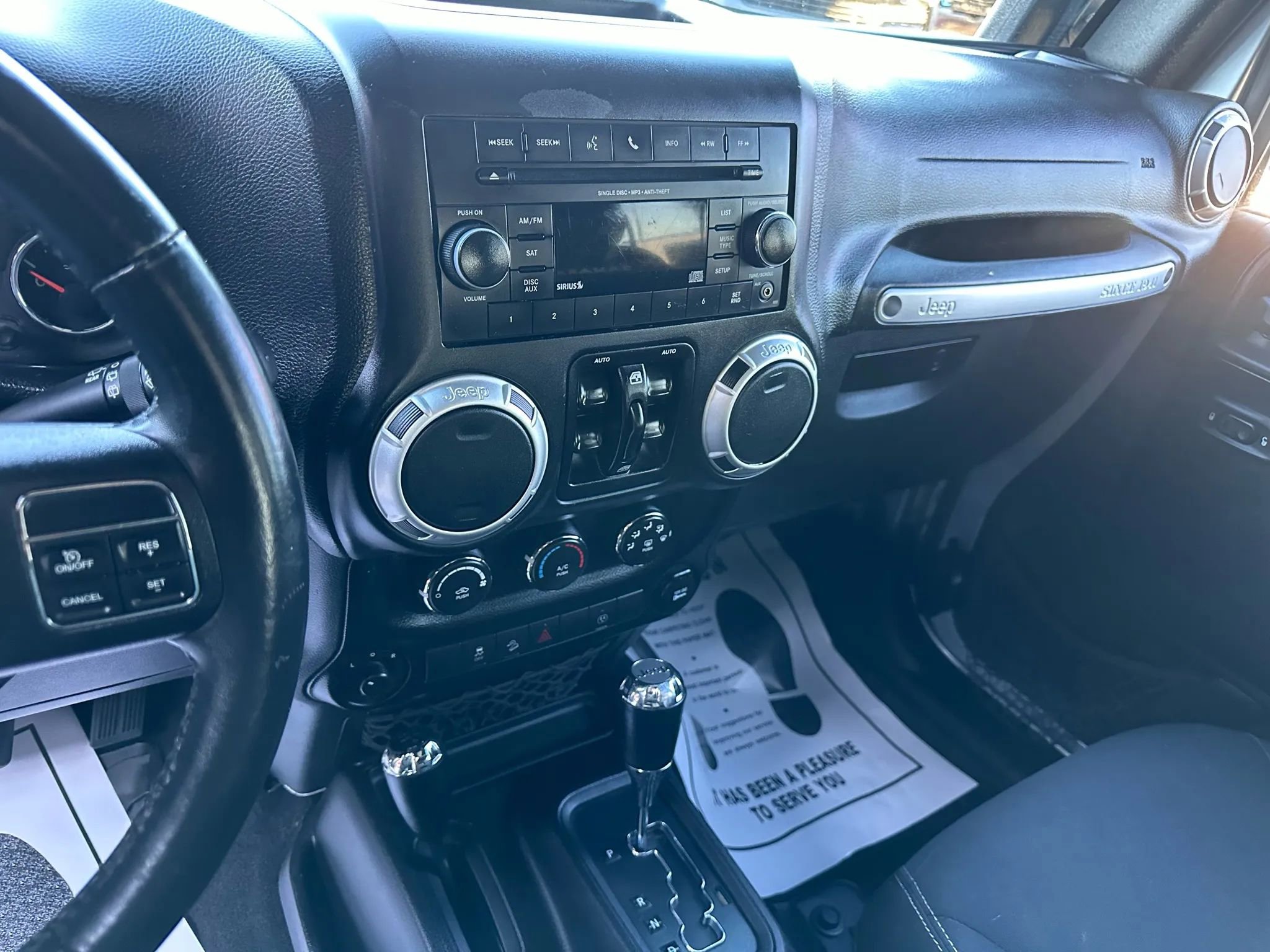 Used 2016 Jeep Wrangler Unlimited Sahara w/ Connectivity Group image 9