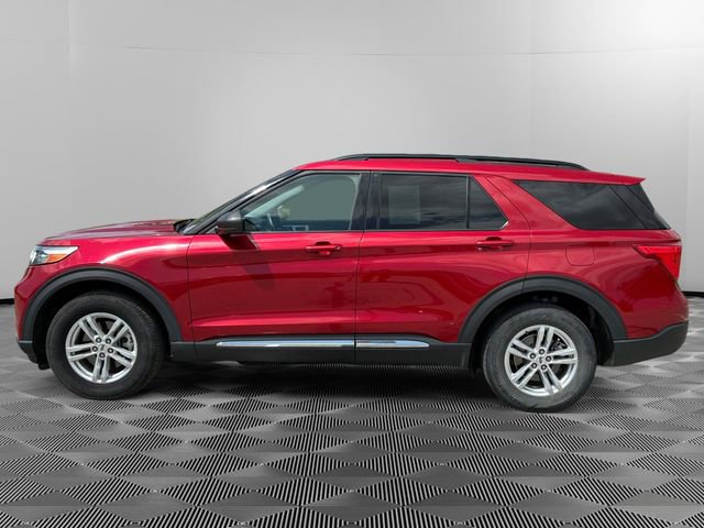 Used 2022 Ford Explorer XLT w/ Equipment Group 202A AWD/4WD image 2