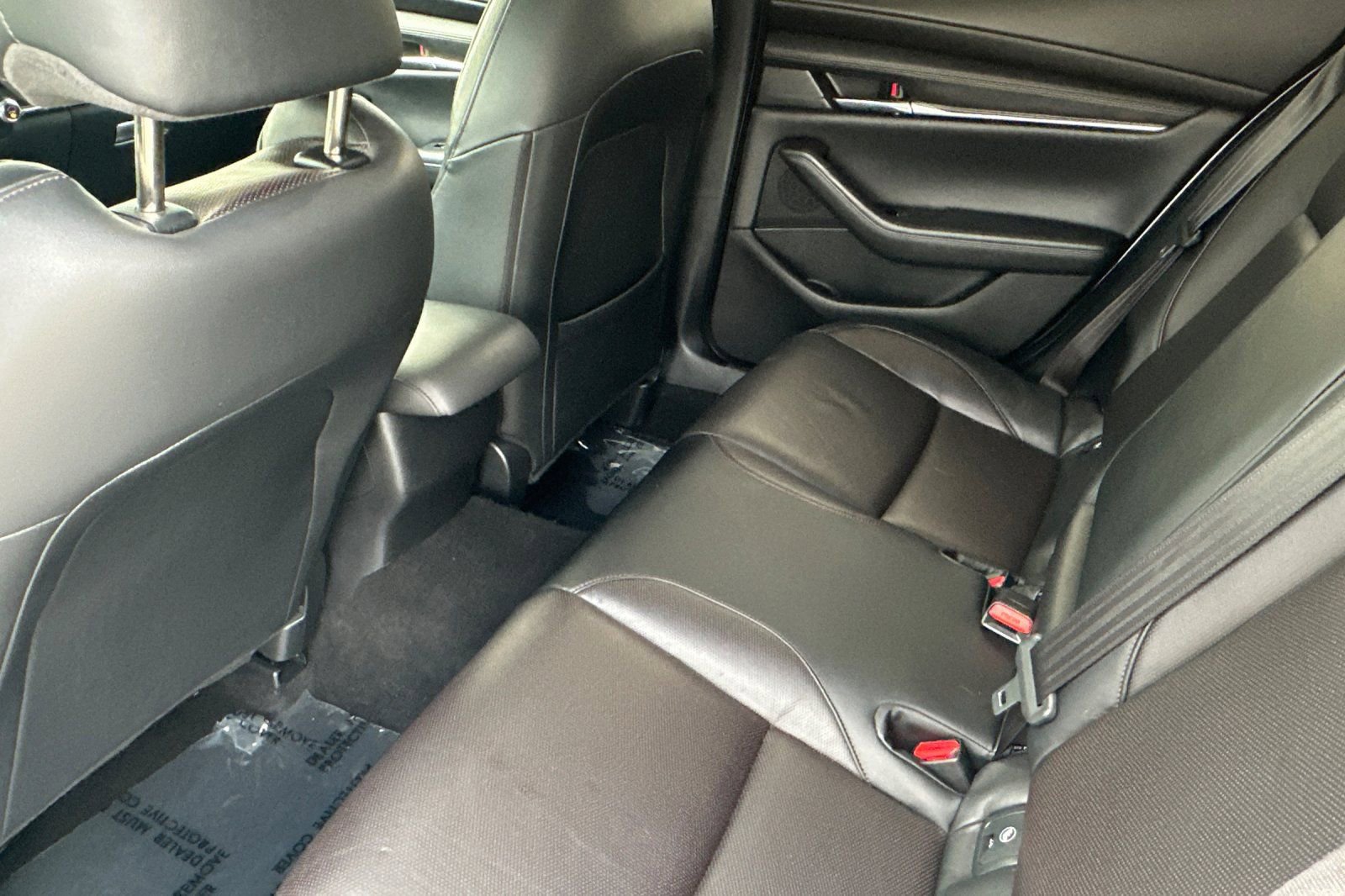 Used 2021 MAZDA MAZDA3 Hatchback w/Premium Plus Pkg image 12