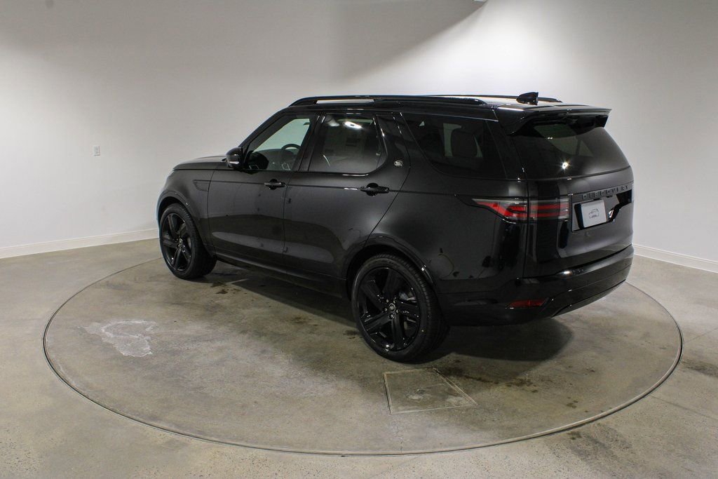 New 2026 Land Rover Discovery Dynamic SE image 3