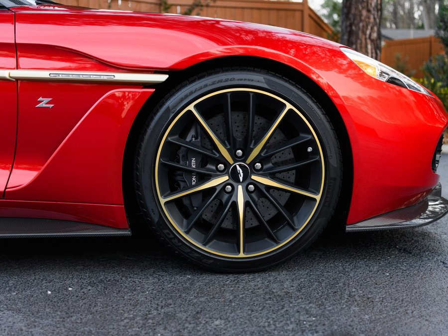 Used 2018 Aston Martin Vanquish Zagato image 13