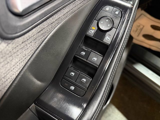 Used 2023 Nissan Rogue SV image 13