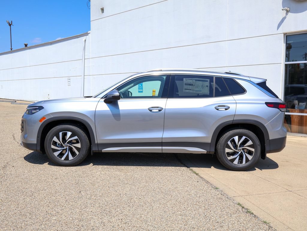 New 2026 Volkswagen Tiguan S FWD image 2