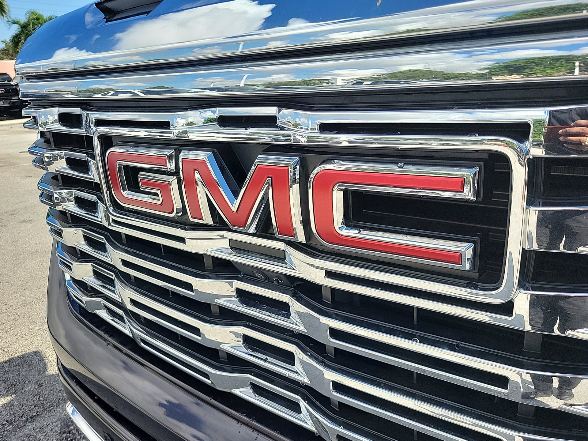 Used 2025 GMC Sierra 1500 Denali w/ Denali Reserve Package AWD/4WD image 5