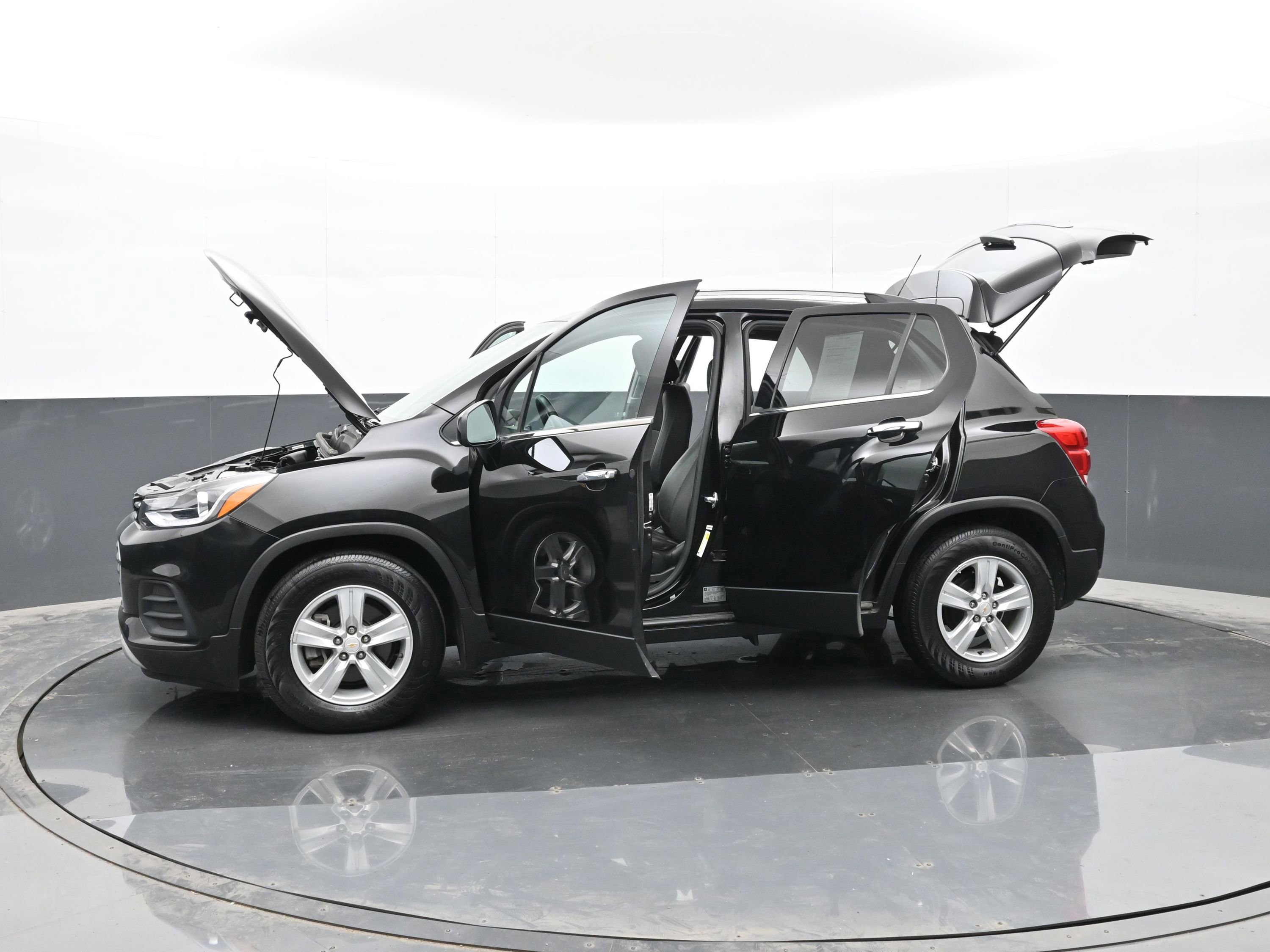 Used 2020 Chevrolet Trax LT w/ LT Convenience Package image 45