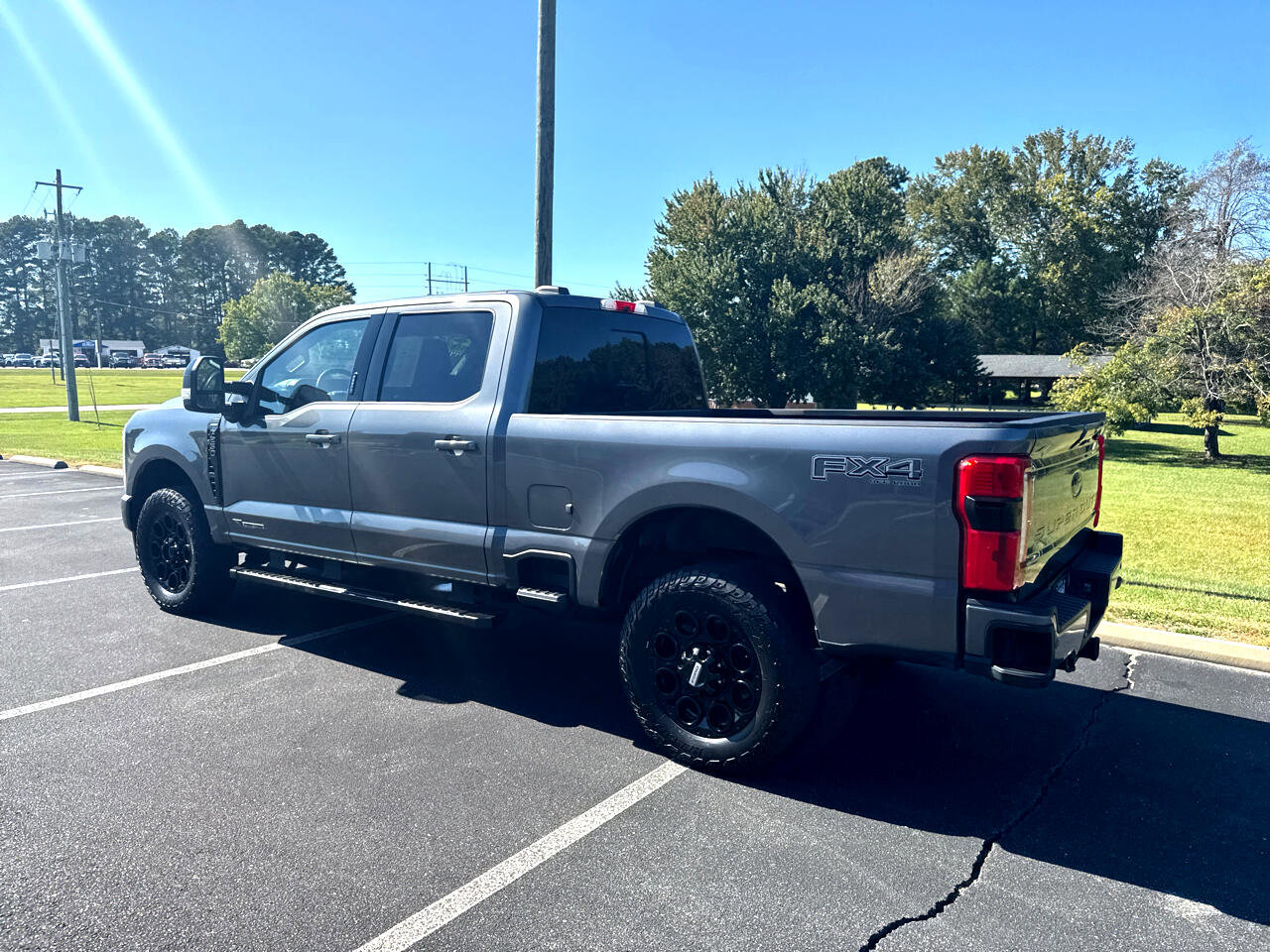 Used 2023 Ford F250 Lariat w/ Black Appearance Package image 8
