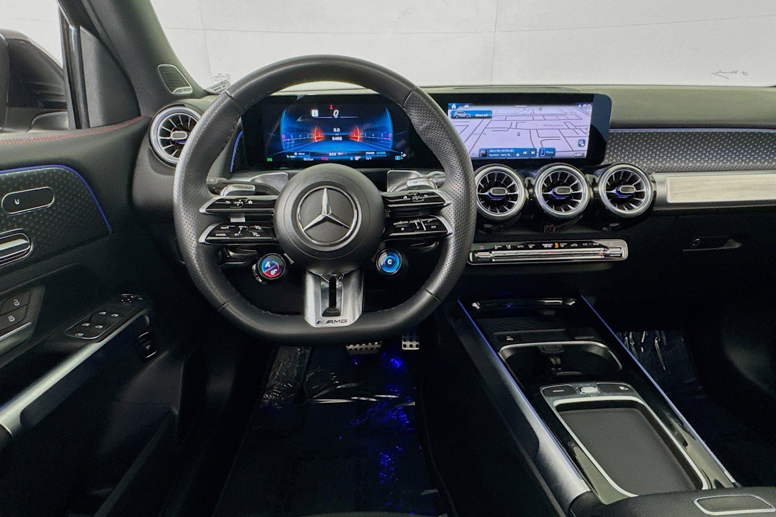 Certified 2025 Mercedes-Benz GLB 35 AMG 4MATIC image 6