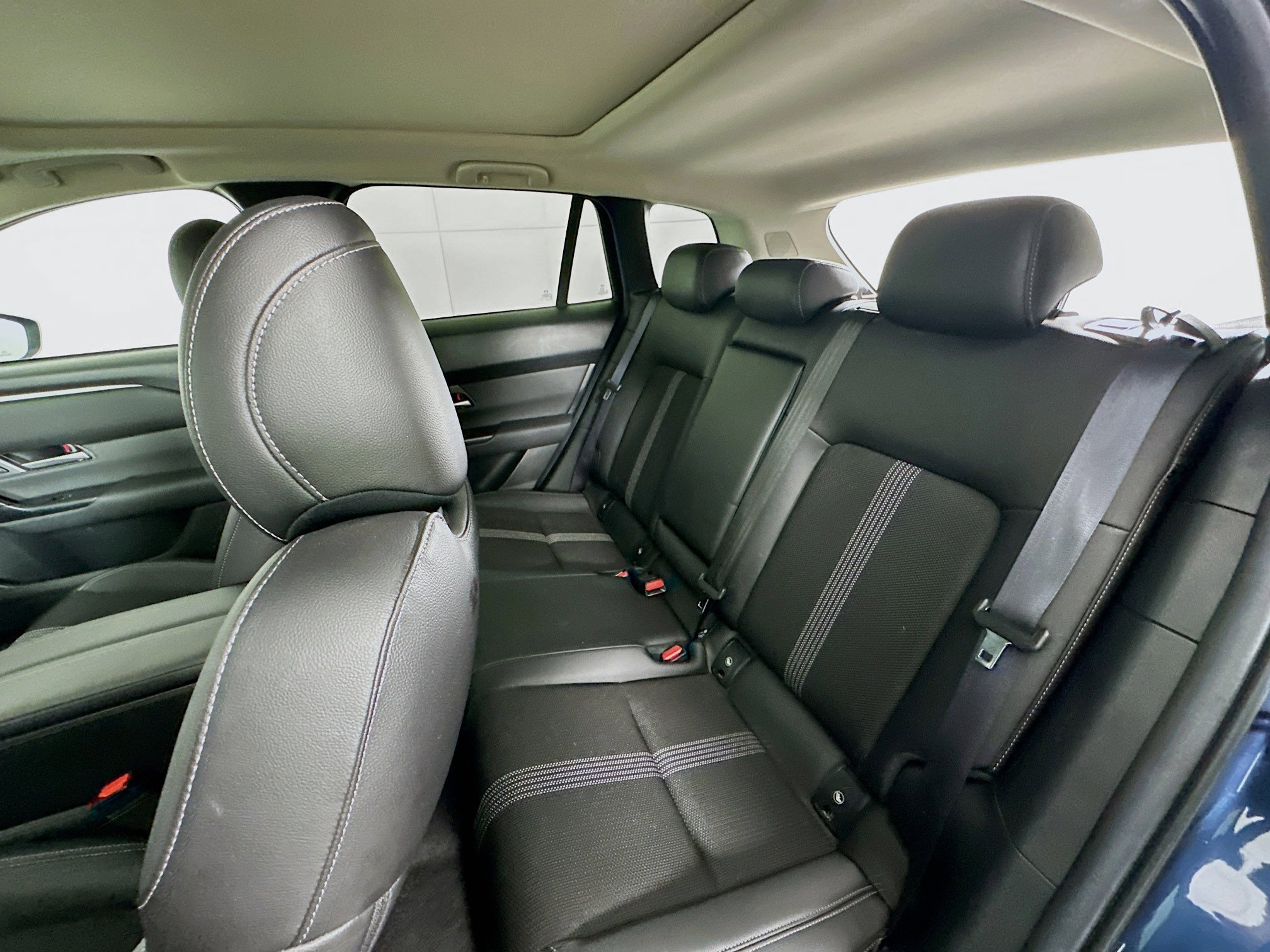 Used 2025 MAZDA CX-50 AWD 2.5 S w/ Premium Package image 26