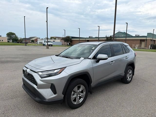Used 2025 Toyota RAV4 XLE w/ Convenience Package FWD image 2