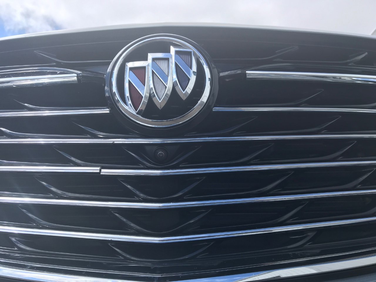 Used 2023 Buick Enclave Essence image 24