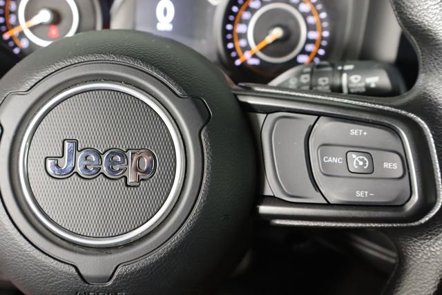 Used 2025 Jeep Wrangler Sport AWD/4WD image 10