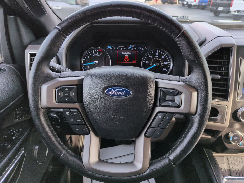 Used 2020 Ford Expedition XLT w/ Equipment Group 202A AWD/4WD image 14